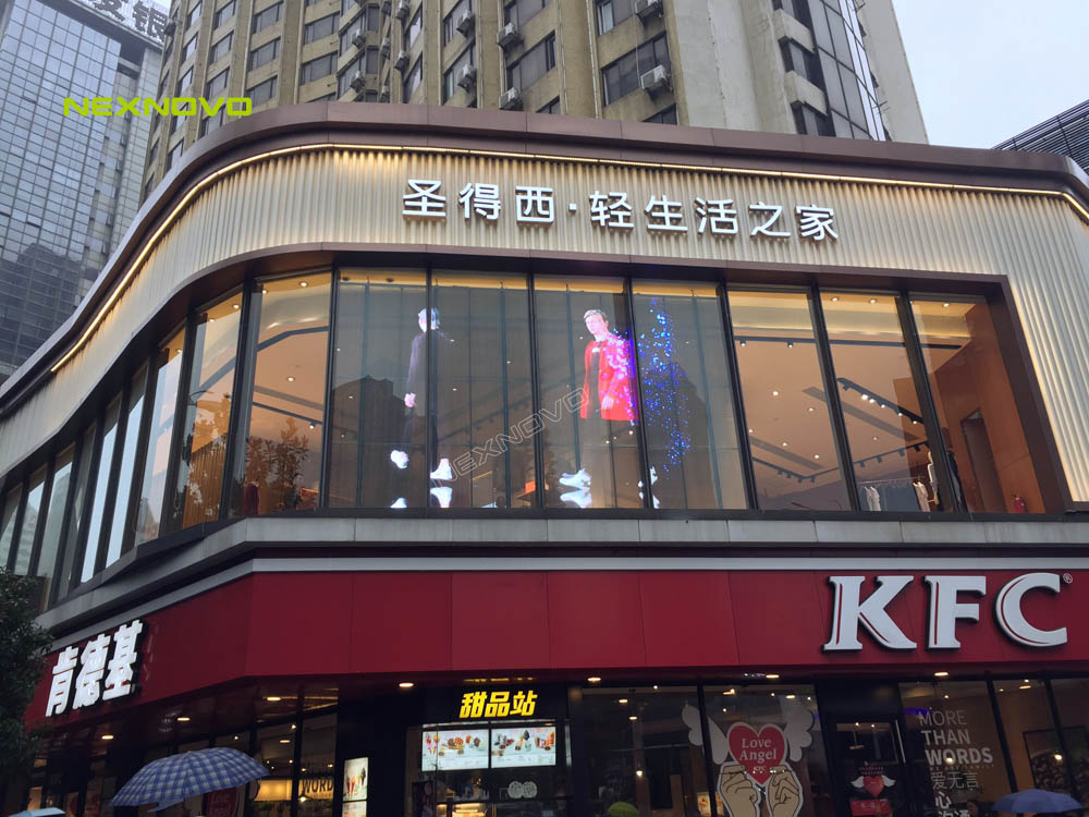 Sundance clothing store transparent LED display(图4)